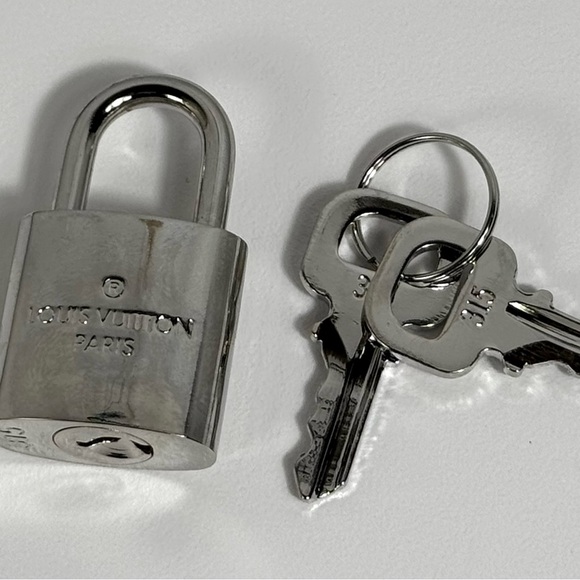 Louis Vuitton‎ Silver Lock And 2 keys - Picture 4 of 5